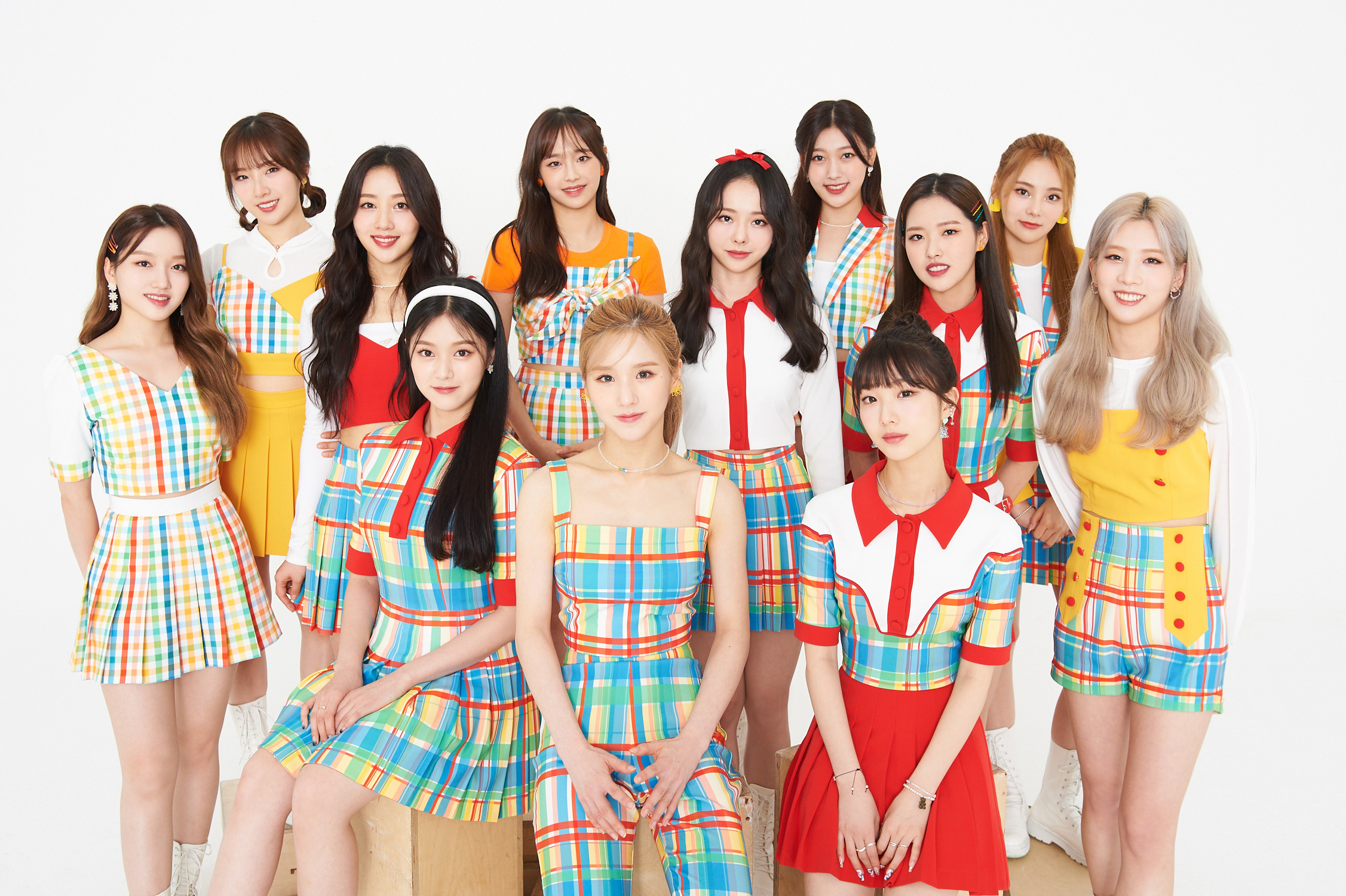 Em HULA HOOP, LOONA retorna ao pop energético e divertido — ROCKNBOLD