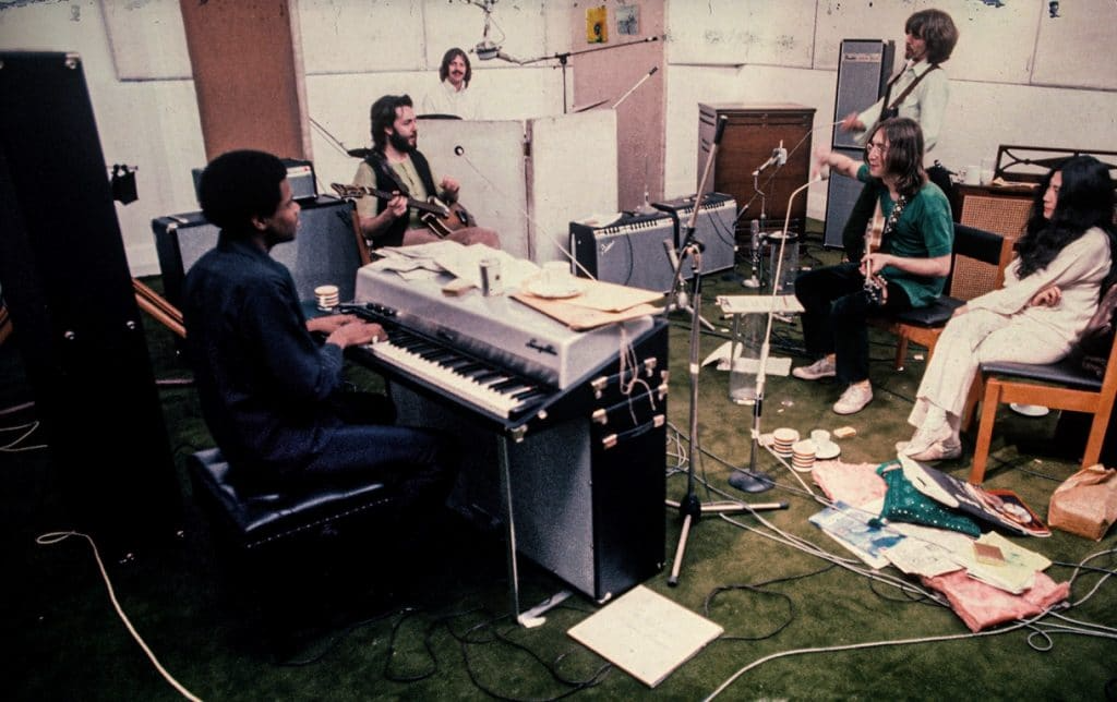洋楽 THE BEATLES GET BACK CAMERA B ROLLS Em “The Beatles: Get Back” Peter Jackson traz uma visão de fã para