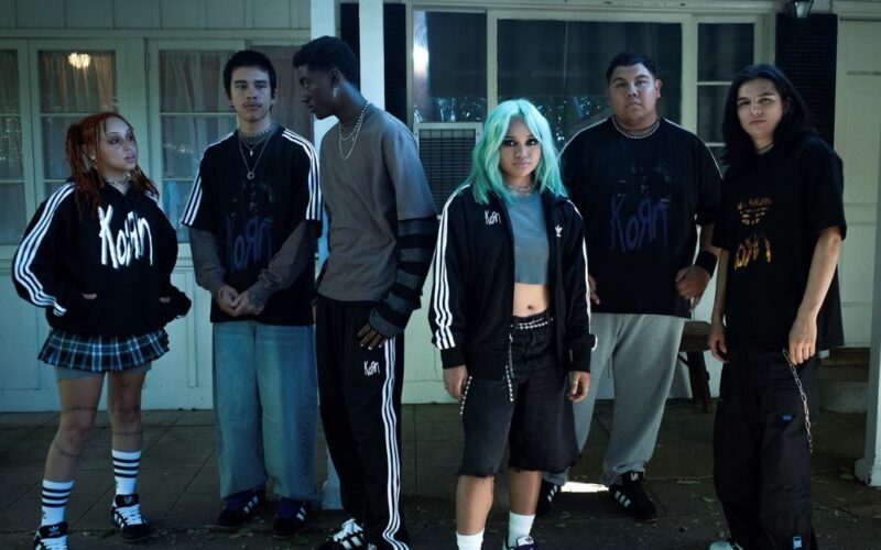 Photoshoot da coleção KoRn x Adidas. Créditos: ADIDAS