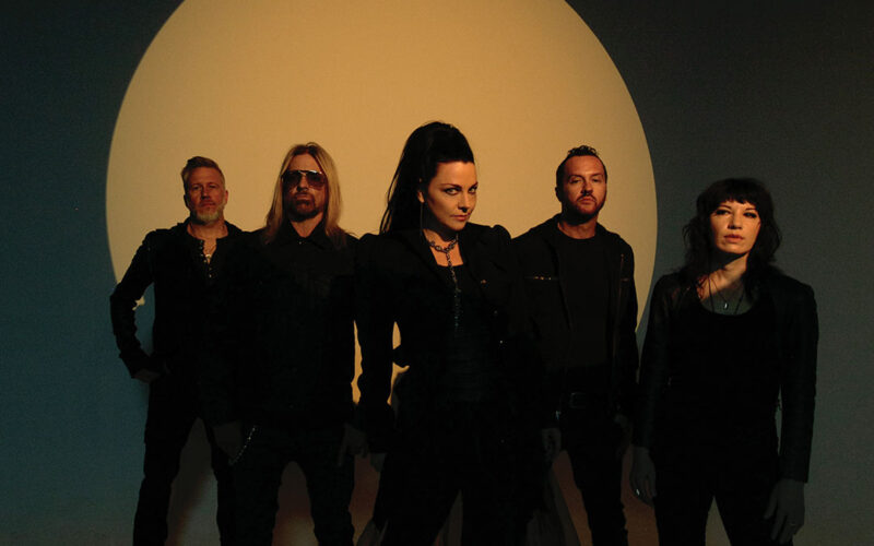 Evanescence para a Revolver Magazine. A banda deve retornar ao Brasil no segundo semestre de 2027. Créditos: Cedrick Jones