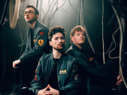 Foto promocional da banda Holding Absence