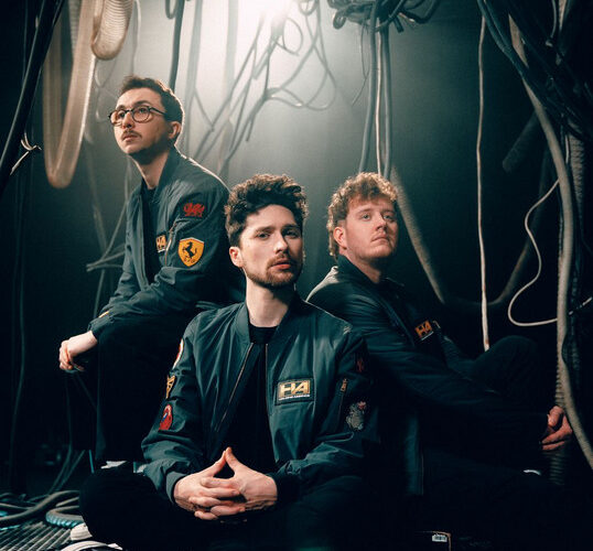 Foto promocional da banda Holding Absence