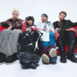 5 Seconds Of Summer em photoshoot para o álbum "EVERYONE'S A STAR". Créditos: Divulgação