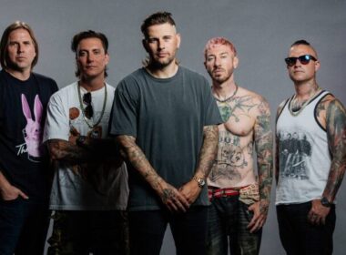 Anúncio de show do Avenged Sevenfold no Rock in Rio 2026. Confira a provável setlist. Créditos: Lexie Alley para Rolling Stone Brasil