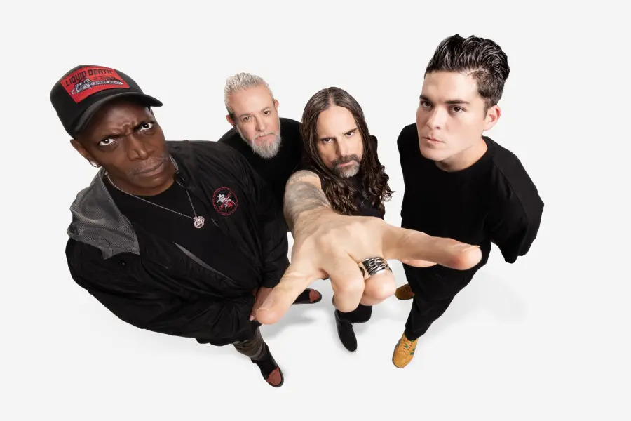 Sepultura em imagem de divulgação. Créditos: Stephanie Veronezzi