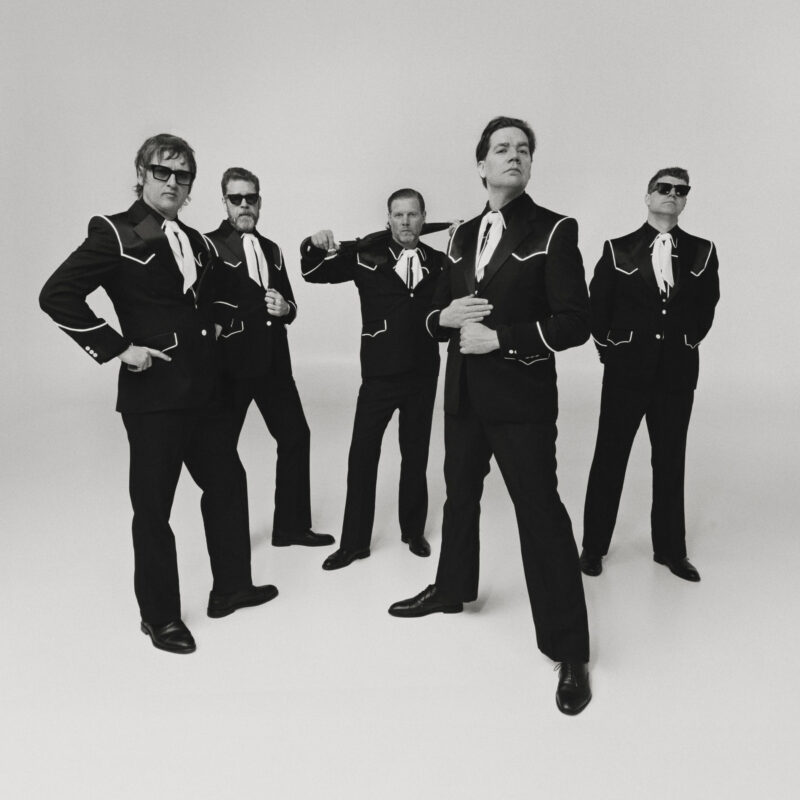 The Hives em foto de divulgação. Créditos: Dean Bradshaw